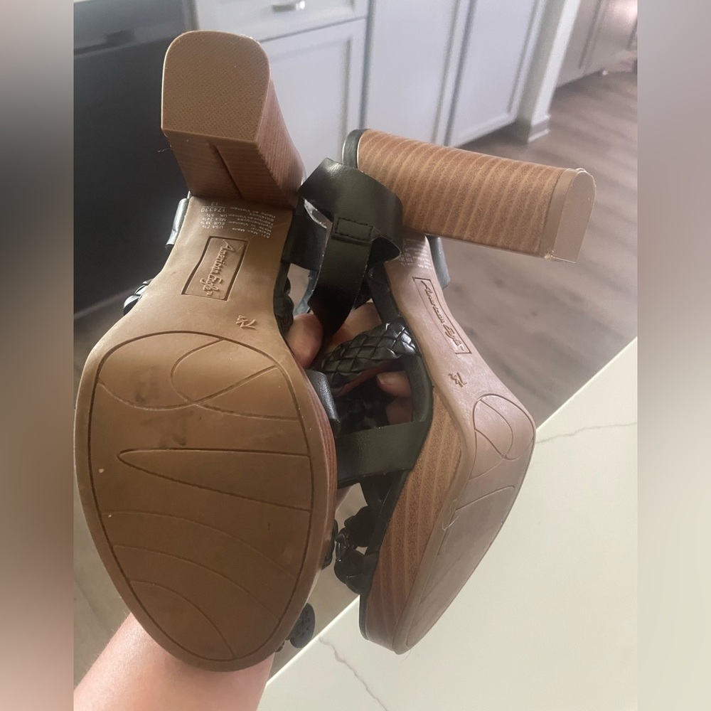 American Eagle Strap sandals - Picture 6 of 6